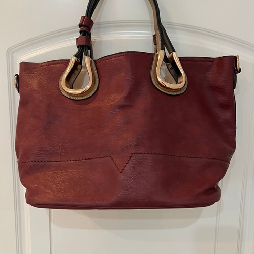 Burgundy shoulder bag used leatherette with gold details