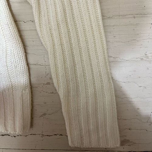 Zara white knitted warm pullover new size M