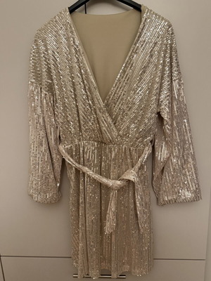 Short gold sequin dress one size like new