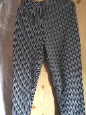 Zara medium winter leggings black and white like new