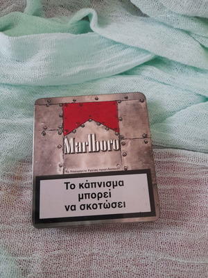 Marlboro collectible cigarette case like new