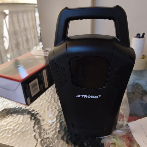 Xtrobb Air Compressor 150psi new, 12v car lighter connection, long cable