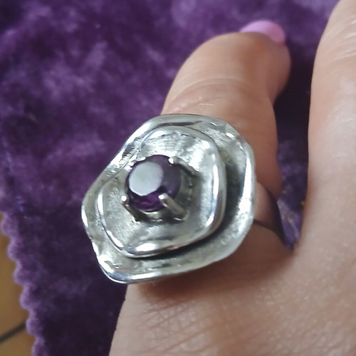 Ring with amethyst silver 925, 9.5 grams, like new