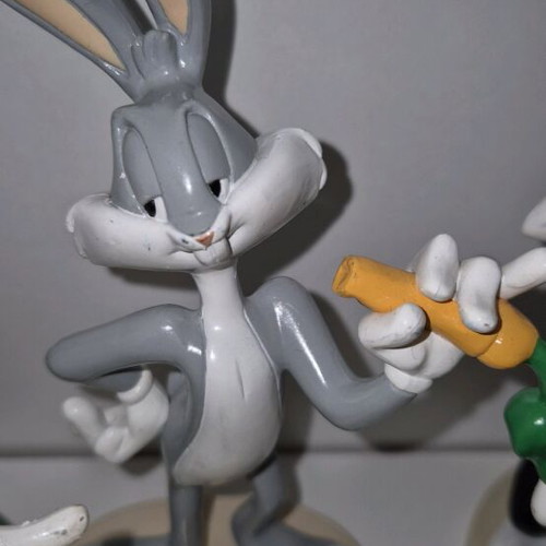Looney Tunes Bugs Bunny collectible figure like new