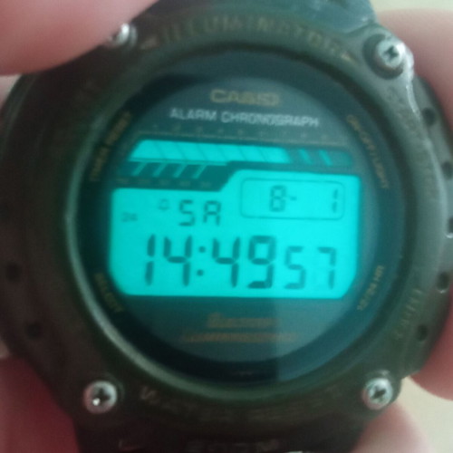 Casio DW-285 watch used, good condition