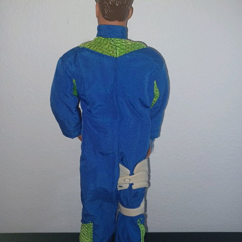 Max Steel figure used, in good condition, missing shoes