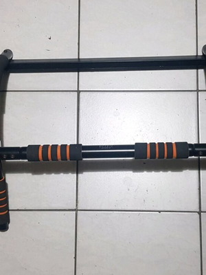Crivit Pull-Up Bar like new
