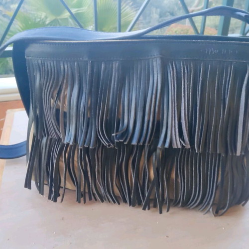 Leather bag with fringes il gatto like new