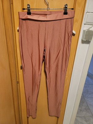 Stradivarius pink metallic leggings size M like new