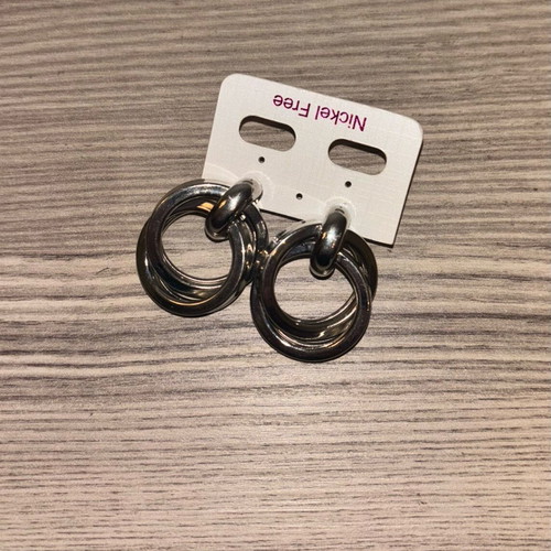 Stainless steel dangle earrings new, silver color
