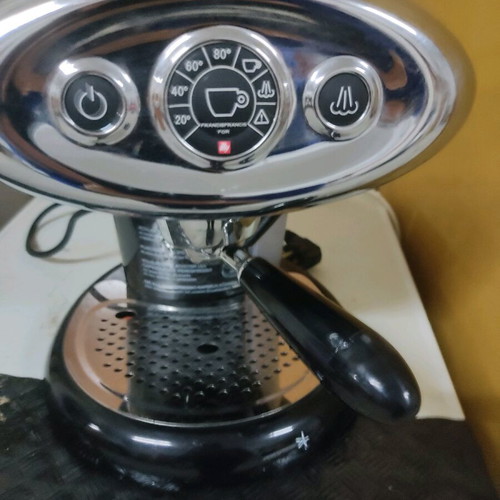 Coffee machine used, capsule compatible, excellent condition