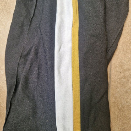 Pink Woman black cropped pants with stripe, like new