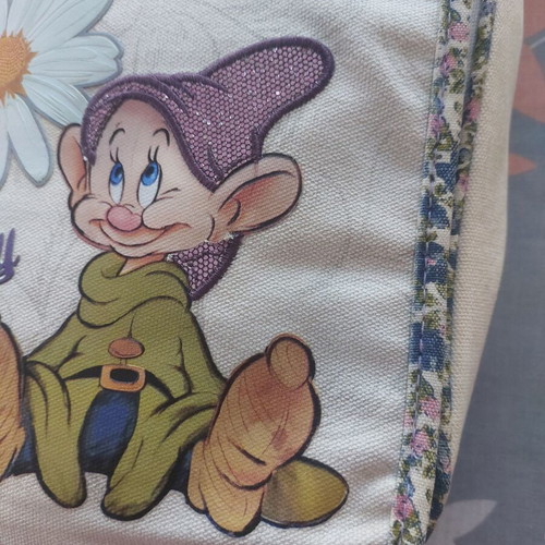 Vintage Disney χιαστί τσάντα με Dopey, μεταχειρισμένη, καμβάς μπεζ και μωβ