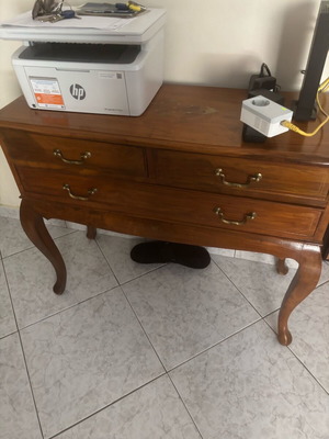 Brown buffet used with mirror without items