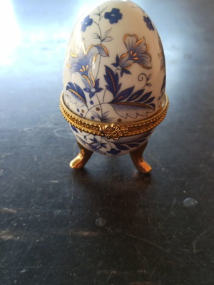 Decorative egg like new, approx. 8 x 5 cm