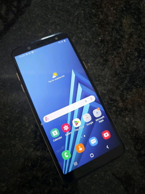 Samsung Galaxy A6 φορτιστής και flip θήκη σαν καινούργια