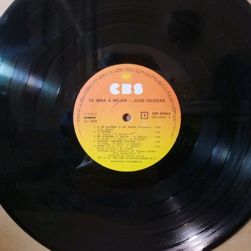 Julio Iglesias de nina a mujer record like new, Latin