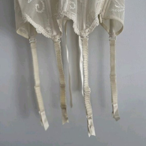 Wedding corset like new, cream with lace and ribbons Luna