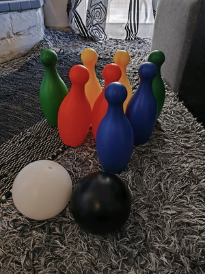 Детски пластмасов боулинг комплект като нов