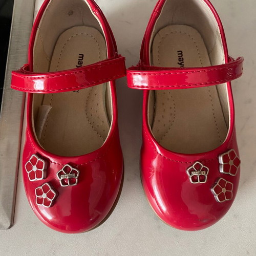 Mayoral patent leather ballerinas size 22 like new