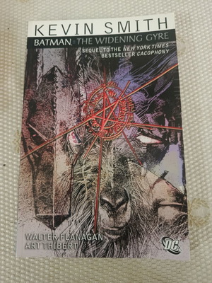 Batman The Widening Gyre TPB first printing 2010 used