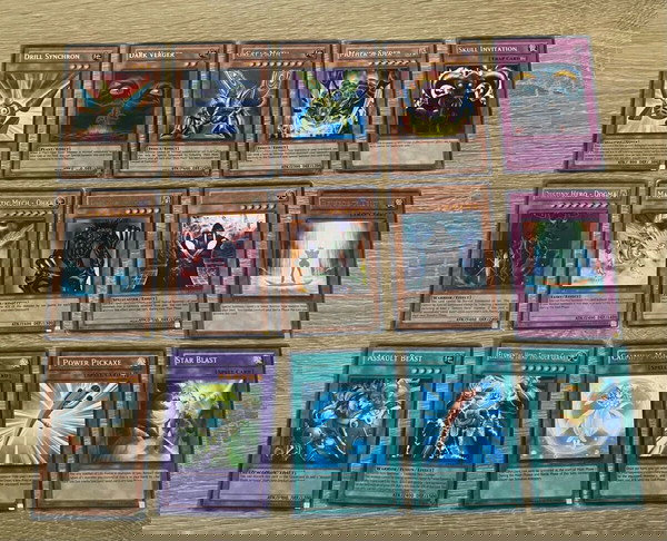 YUGIOH! 15 κάρτες πακέτο