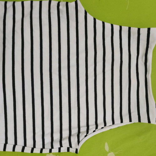 Stradivarius crop top Medium size 4 with box in excellent condition