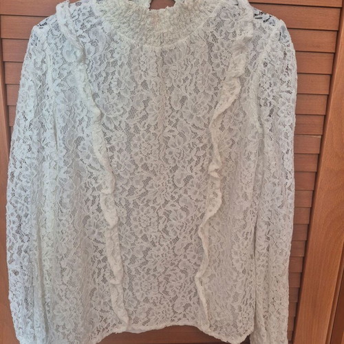 Zara Victorian Style Blouse like new with Elastic Lace