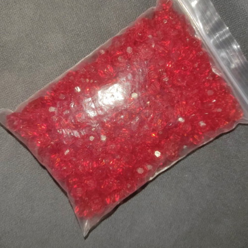 Red acrylic beads new, many pieces