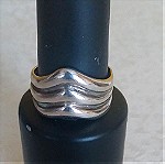  ασημί δαχτυλίδι γυναικείο (δεν έχει σφραγίδα)