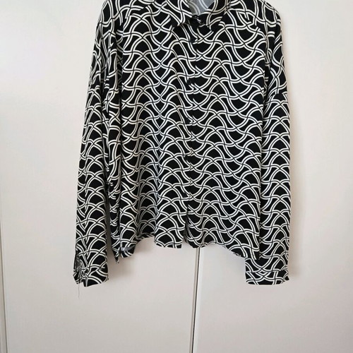 Oversized Namaste shirt like new, black and white, viscose, size S