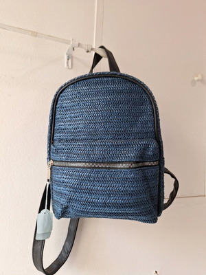Straw backpack new with 2 pockets