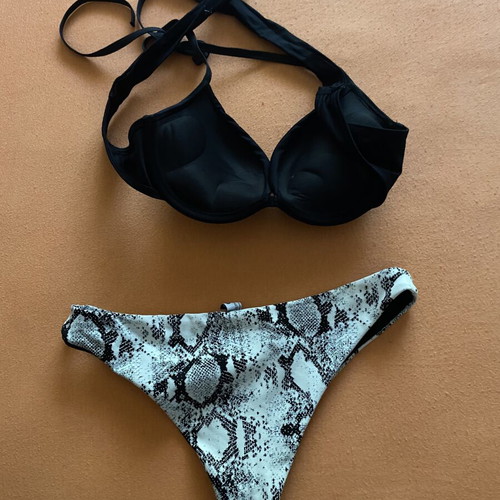 Bluepoint women's swimsuit like new, adjustable straps, size M