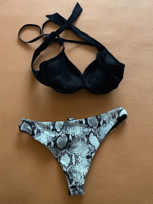 Bluepoint women's swimsuit like new, adjustable straps, size M