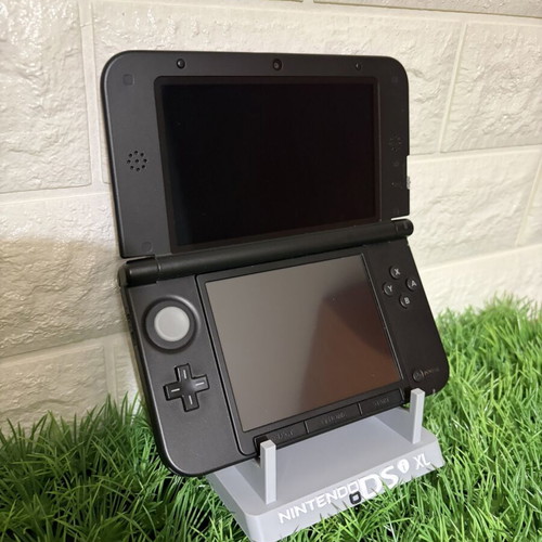 Nintendo 3DS XL Red Black like new