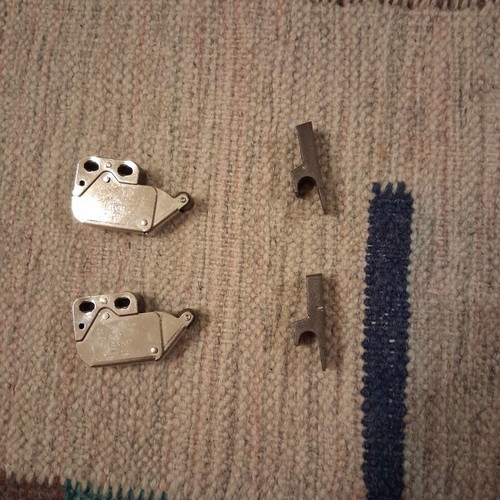 Metal push-pull mini latch for furniture doors, set of 2
