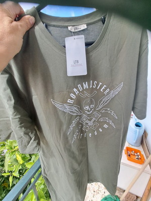 Tshirt ανδρικά καινούργια, 2 τεμάχια, χακί, με σταμπα και μονόχρωμο