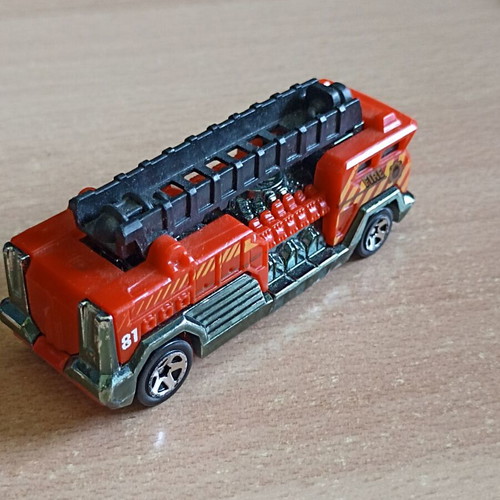 Hot Wheels 5 Alarm Dragon Drive 2008 1:64 scale