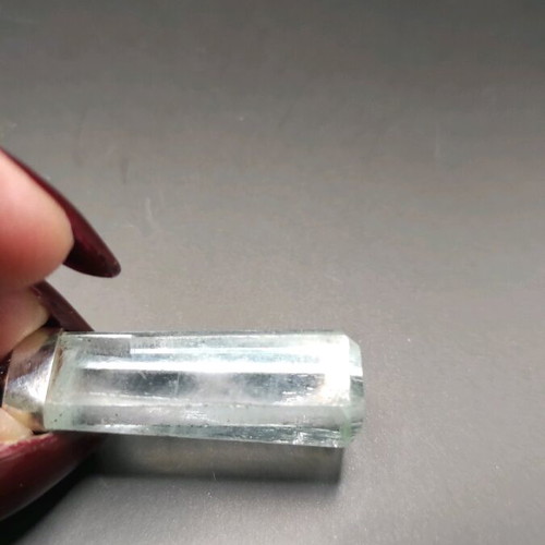 Aquamarine crystal pendant like new, turquoise