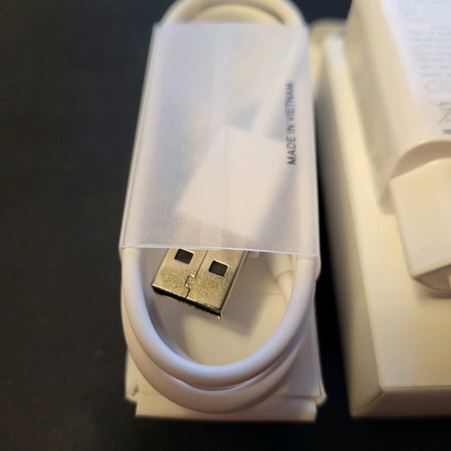IQOS power adaptor and USB cable new