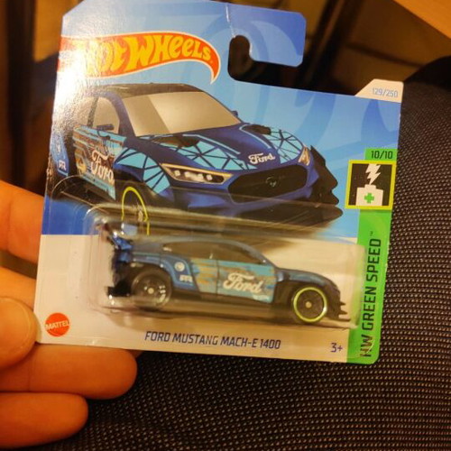 Hot Wheels Ford Mustang Mach-E 1400 Treasure Hunt like new