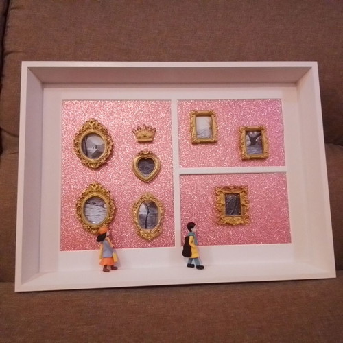Vintage decorative frame "A Walk in the Pinakothiki" like new