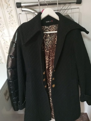 Lynne coat used, medium size, black