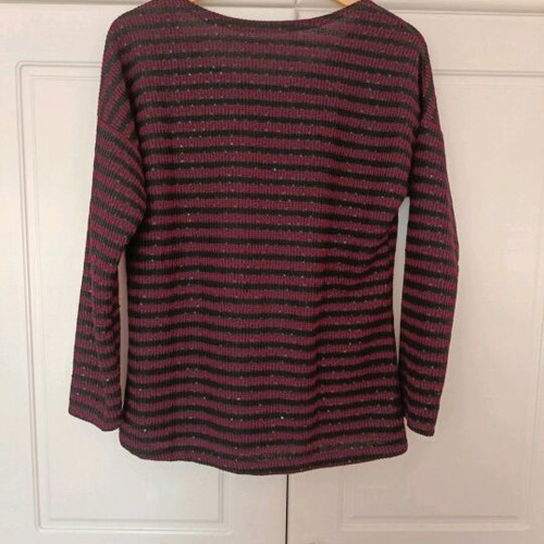 T-shirt with fine knit stripes and sequin glitter like new, one size