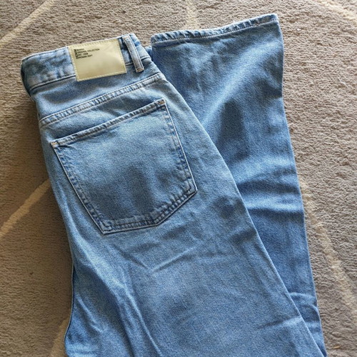Bershka women's baggy blue jean like new, size M 38 10