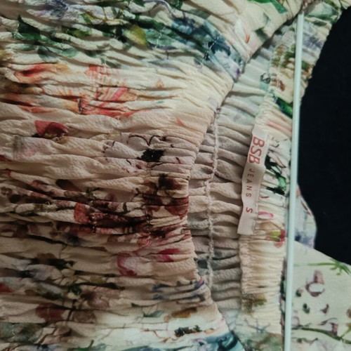 Bsb Floral Dress like new with smocked top, multicolor
