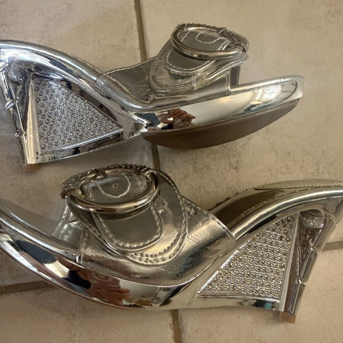 Silver sandals Loreinxy like new with strass platform