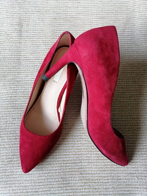 H&M red suede pumps new, size 37