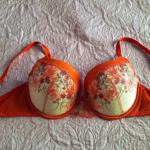 Red lace bra size 75E with adjustable straps