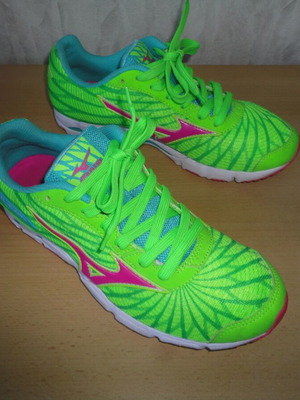 Mizuno Wave Hitogami 4 women's sports shoes like new, size 39, green